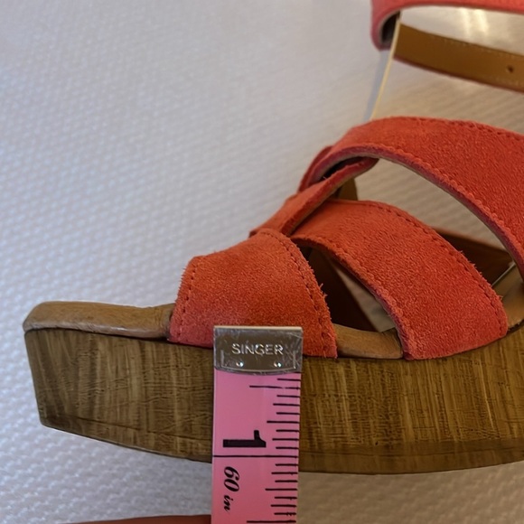 Eric Michael Coral Platform Sandals - Picture 7 of 9